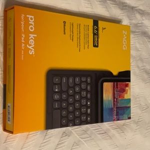 Zagg I Pad Air keyboard case